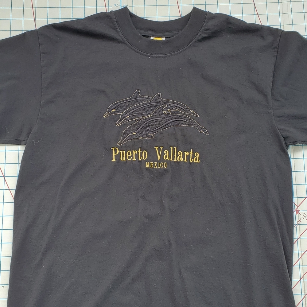Puerto Vallarto Mexico T-shirt Men's Size Large Dolphins Black Caribbean Tropic